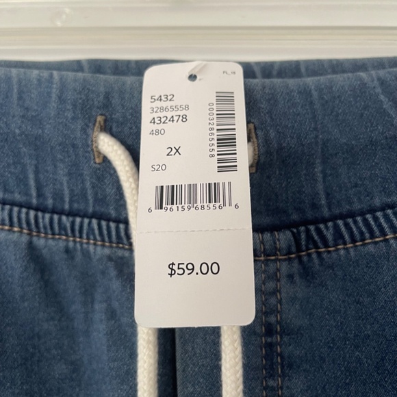 Capri Jeans Brand New Plus Size 2X - Picture 2 of 6